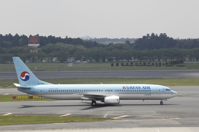 Boeing 737-900 (HL7725) - Taxing at Narita Intl Airport on 2015/05/02