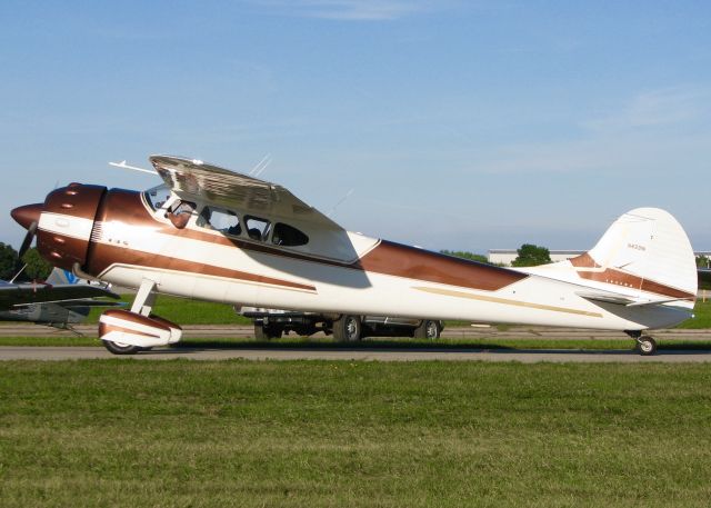 Cessna 190 (N4331N) - At AirVenture 2016.br /1947 Cessna 195