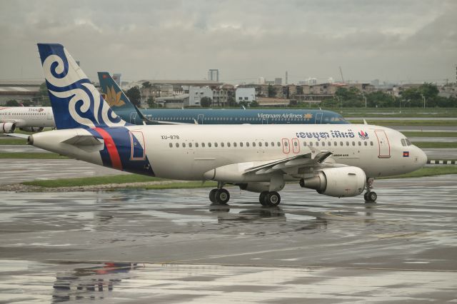 Airbus A319 (XU-878) - 27th May, 2025: Flight KR 702 taxiing for departure to Phnom Penh International Airport from Bangkok Suvarnabhumi.