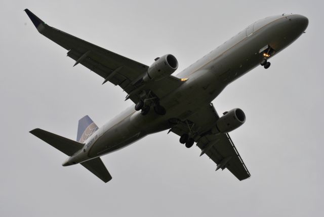 Embraer 170/175 (N86309)