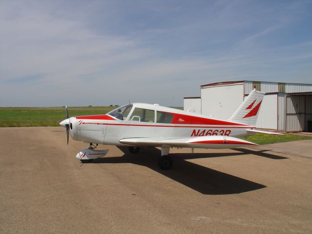 Piper Cherokee (N4663R)
