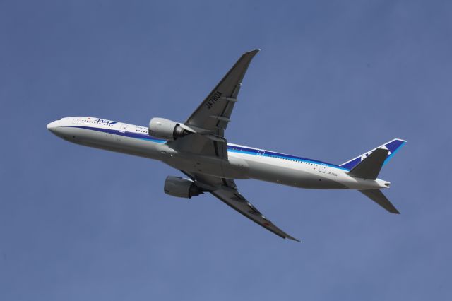 BOEING 777-300ER (JA780A)