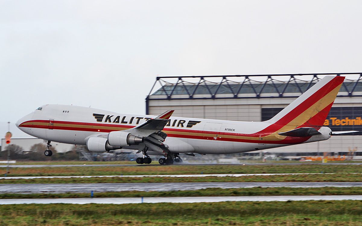 Boeing 747-400 (N700CK) - kalitta air b747-4f n700ck landing at shannon 9/12/18.