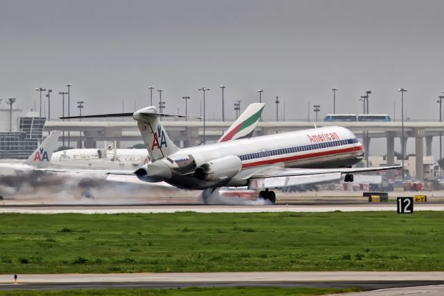 McDonnell Douglas MD-80 —