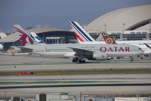 BOEING 777-200LR (A7-BBB)