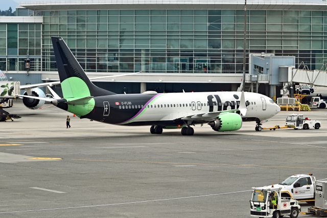 Boeing 737 MAX 8 (C-FLGD)