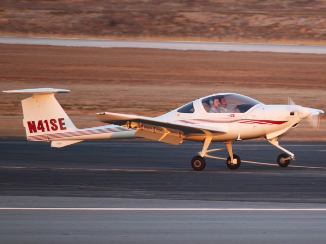 Diamond DA-20 (N41SE) - Taxiing off 20R at PDK on 02/16/2011