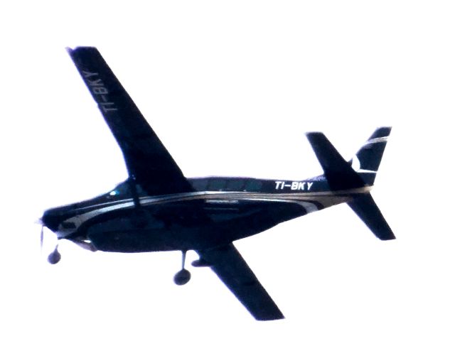 Cessna Caravan (TI-BKY) - Volando a 9000ft 