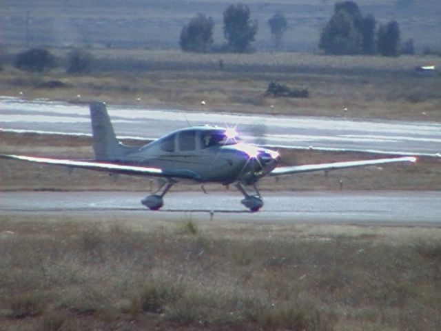 Cirrus SR-22 (N977CV)