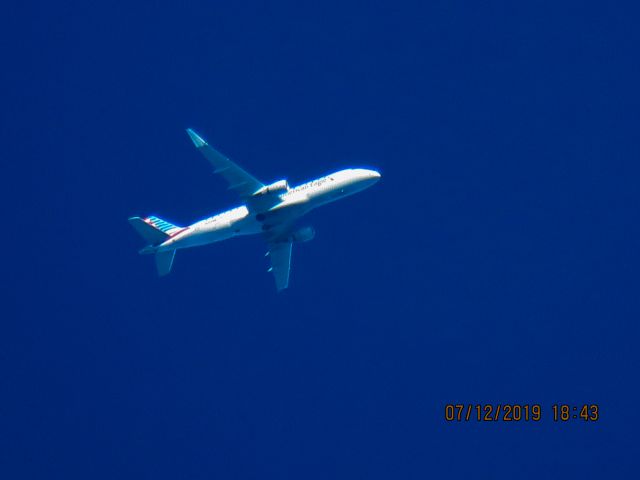 Embraer 175 (N255NN)