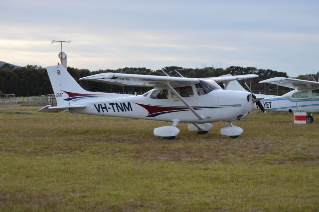 Cessna Skyhawk (VH-TNM) - C172 VH-TNM at Flinders Island, Oct 2016