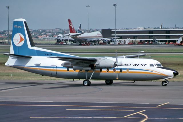 Cessna 402 (VH-TFK) - EAST WEST AIRLINES - FOKKER F-27-200 - REG : VH-TFK (CN 10138) - KINGSFORD SMITH INTERNATIONAL AIRPORT SYDNEY NSW. AUSTRALIA - YSSY (17/3/1982)