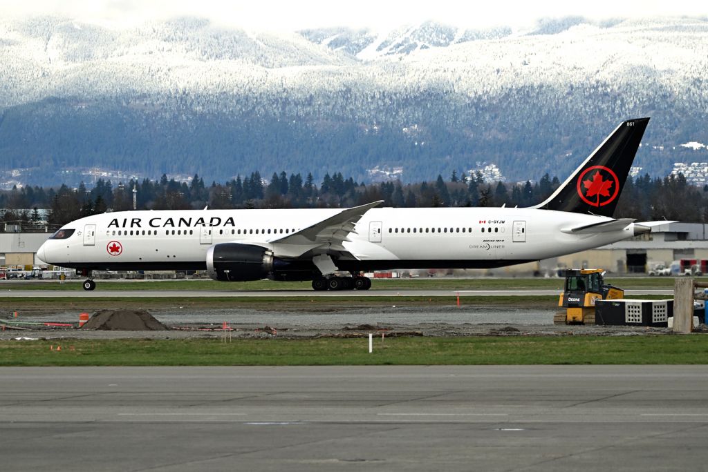 Boeing 787-9 Dreamliner (C-GYJW)