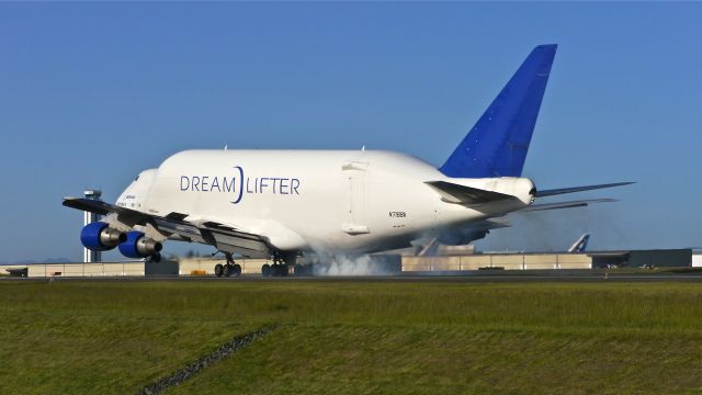 Boeing 747-400 (N718BA) - GTI4356 from KCHS makes tire smoke on landing Rwy 34L on 5/14/14. (LN:932 / cn 27042).