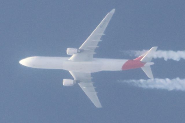Airbus A330-300 (EC-LYF) - EC-LYF Airbus A-330 302 Iberia IB341. De Madrid MAD. Vers Chicago ORD. Altitude 11582 Mètres. Vitesse 682 KM/H. Survolant la ville de Lavaltrie QC.  Le 29-03-2025 à 18:13.