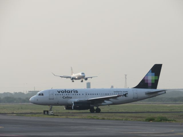 Airbus A319 (XA-VOC)