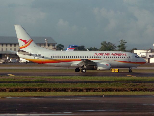 BOEING 737-300 (PZ-TCQ)