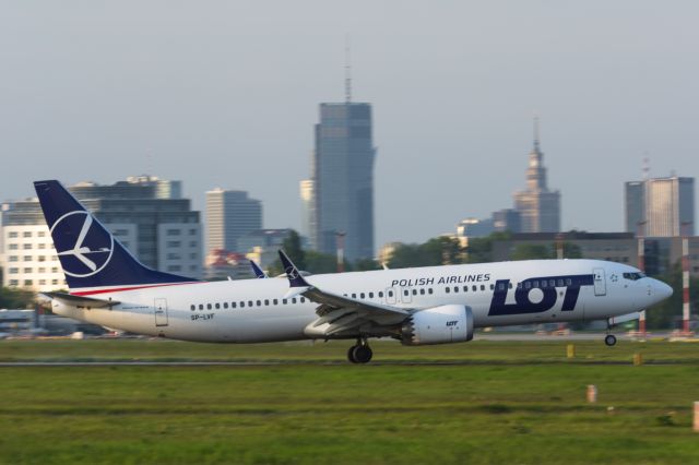 Boeing 737 MAX 8 (SP-LVF)