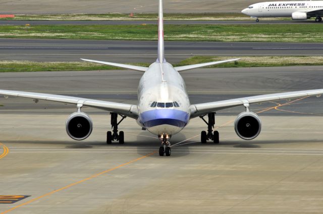 Airbus A330-300 (B-18353) - 2013