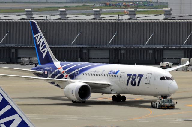 Boeing 787-8 (JA802A) - Pushback