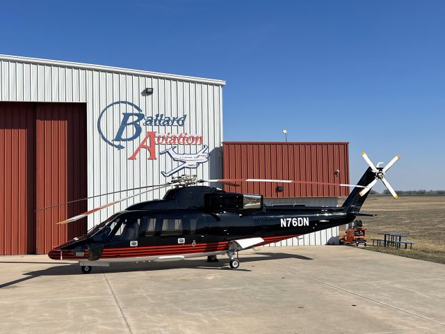 Sikorsky S-76 (N76DN)