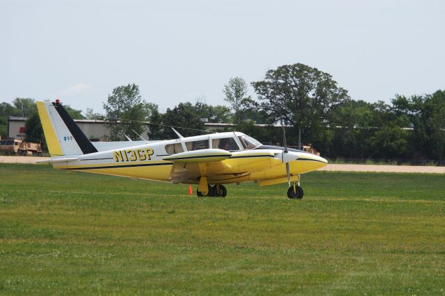 Piper PA-30 Twin Comanche (N13GP)