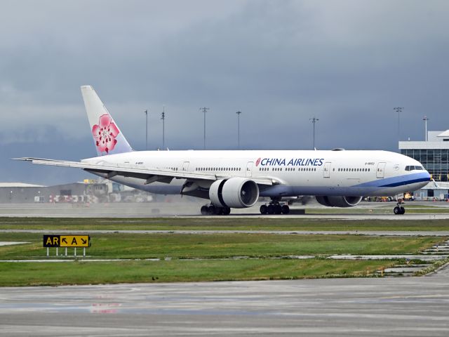 BOEING 777-300ER (B-18053)