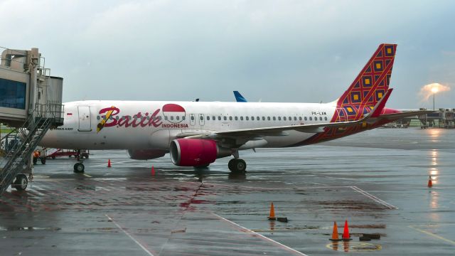 Airbus A320 (PK-LAW) - Batik Air Airbus A320-214(WL) PK-LAW in Jakarta 
