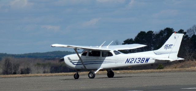 Cessna Skyhawk (N2138W) - Taxiing to parking is this 2003 Cessna 172S Skyhawk SP from the Winter of 2024.