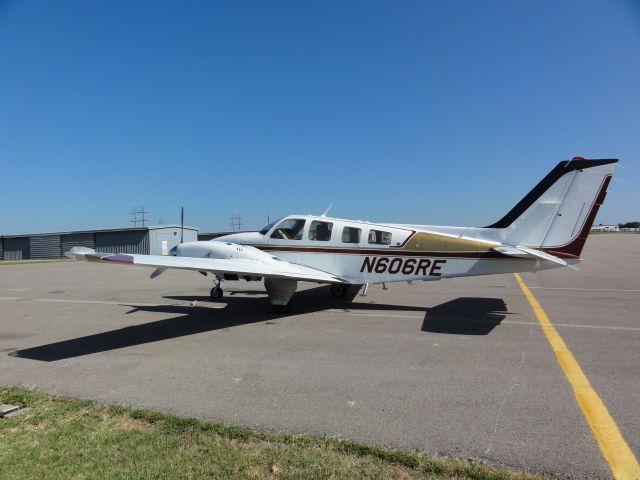 Beechcraft 55 Baron (N606RE)