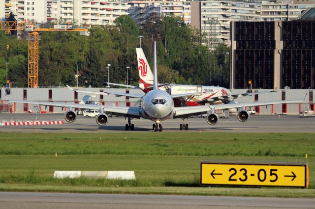 Ilyushin Il-96 (RA-96017)