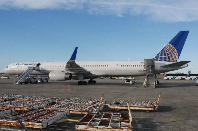 BOEING 757-300 (N75854)