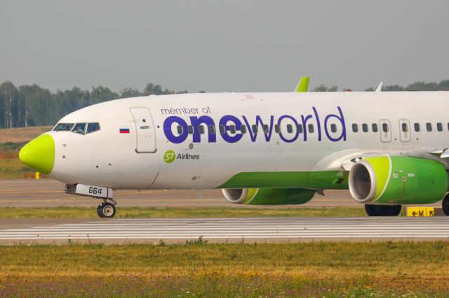 Boeing 737-800 (RA-73664)
