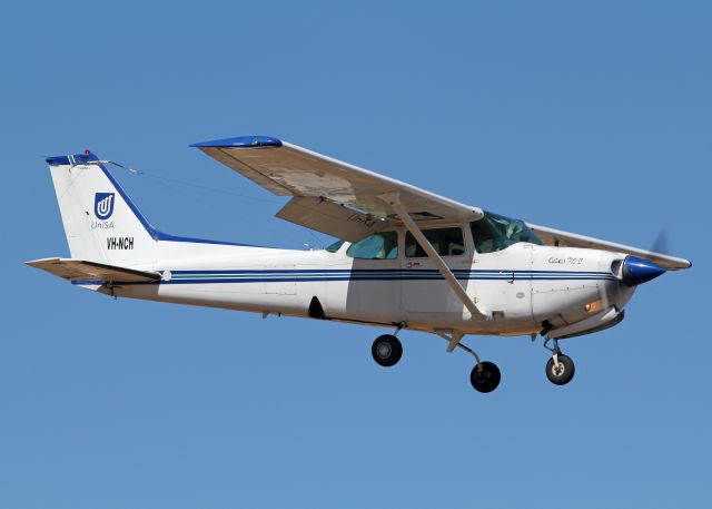 Cessna Cutlass RG (VH-NCH) - UNISA - UNIVERSITY OF SOUTH AUSTRALIA - CESSNA 172S SKYHAWK SP - REG VH-NCH (CN ) - PARAFIELD ADELAIDE SA. AUSTRALIA - YPPF (25/11/2014)