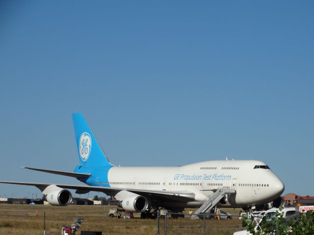 Boeing 747-400 (N747GF)