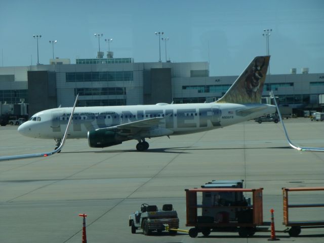 Airbus A320 (N906FR)