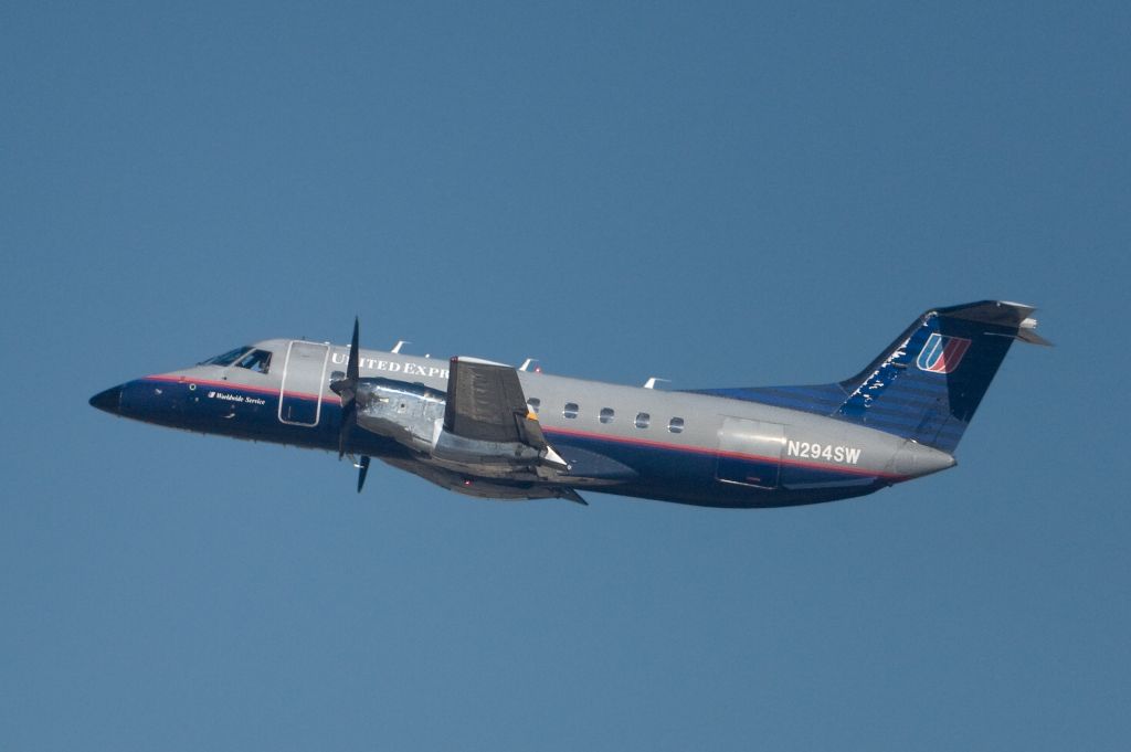 Embraer EMB-120 Brasilia (N294SW)