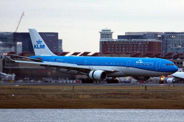 Airbus A330-300 (PH-AKA)