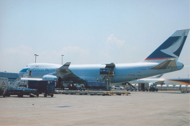 Boeing 747-400 (B-HUQ)