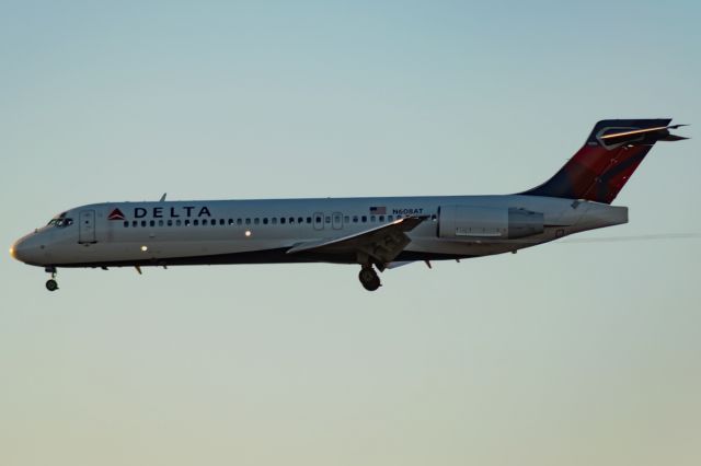 Boeing 717-200 (N608AT) - Arriving on a spectacular Socal evening 