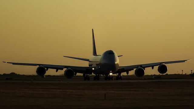 BOEING 747-8 (LX-VCL)