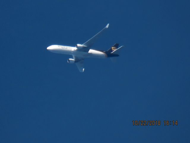 BOEING 767-300 (N319UP)