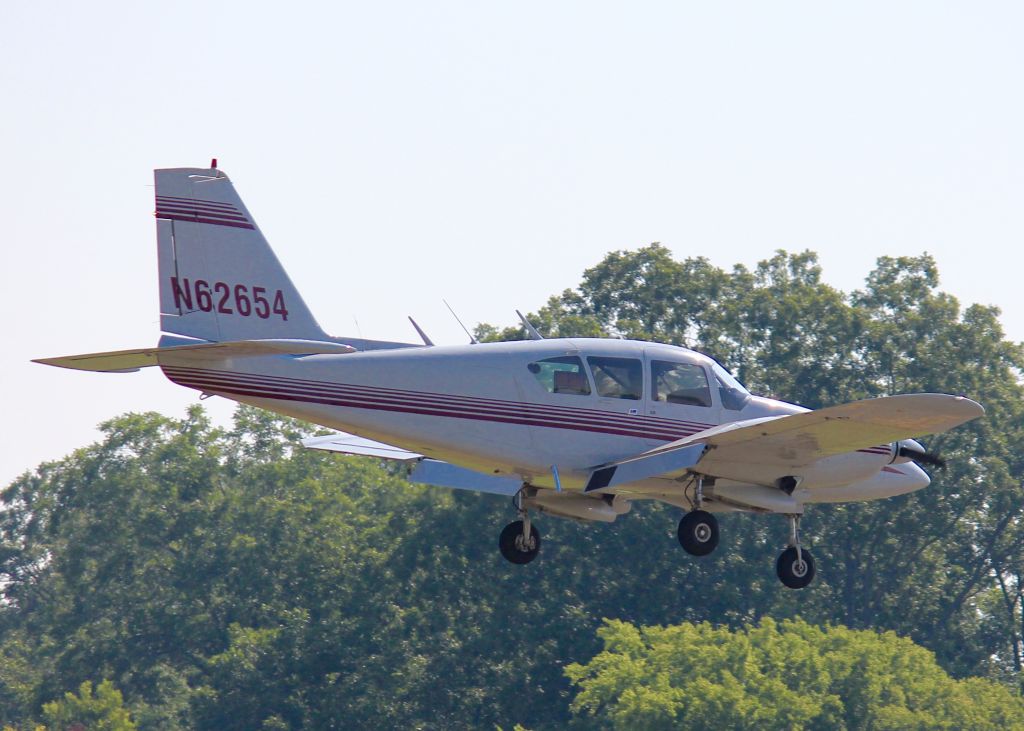 Piper Apache (N62654) - At Downtown Shreveport.