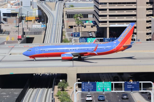 Boeing 737-800 (N8603F)