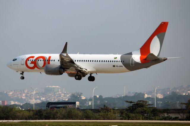 Boeing 737-700 (PS-GPN)