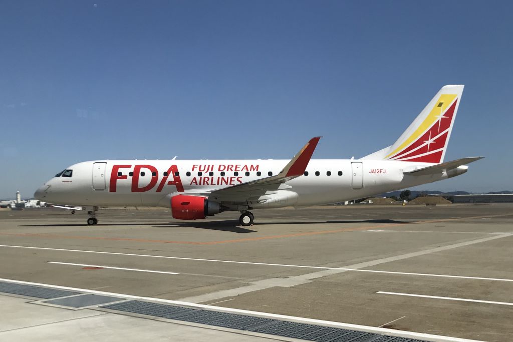 Embraer 175 (JA12FJ)
