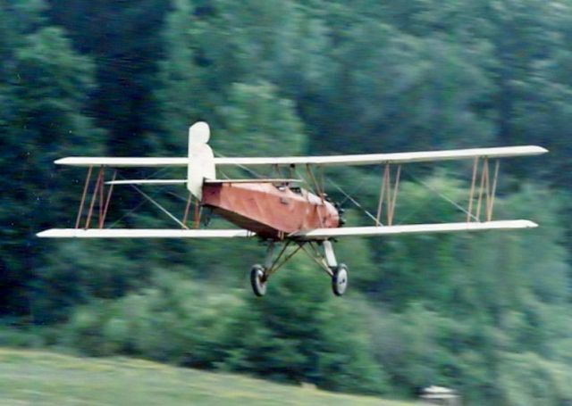 — — - Old Rhinebeck Aerodrome