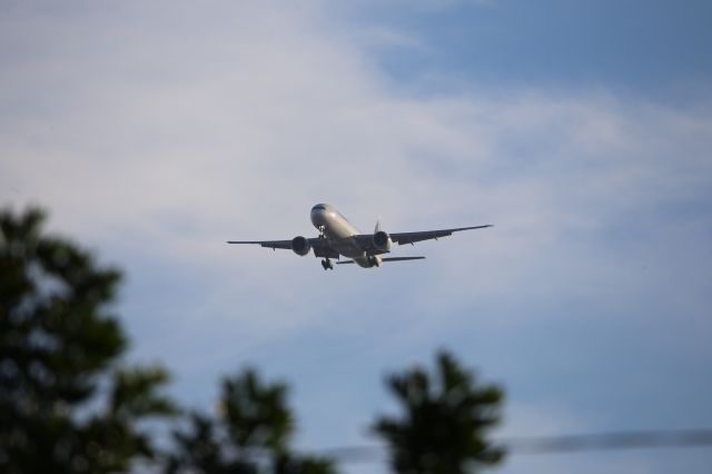 BOEING 777-300ER (RP-C7782)