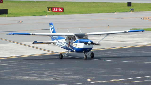 Cessna Skyhawk (N433ER)