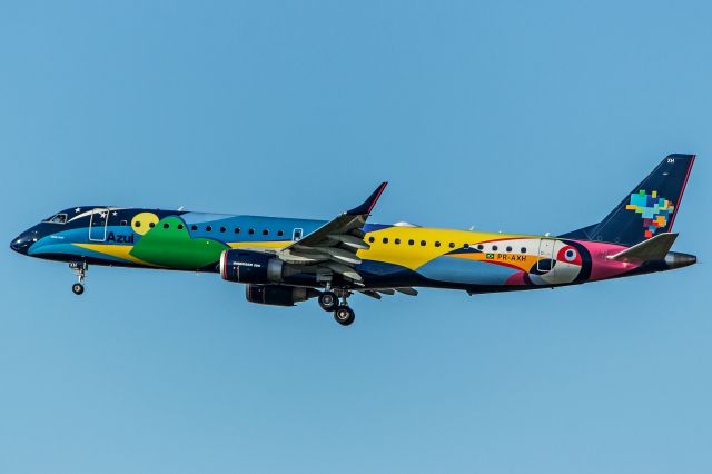 Embraer ERJ-190 (PR-AXH) - Azul Linhas Aereas (Verão Azul Livery) / Embraer ERJ-195br /Registration: PR-AXHbr /br /Unknown / Campinas (VCP) br /br /Fotografia: Marcelo Luiz